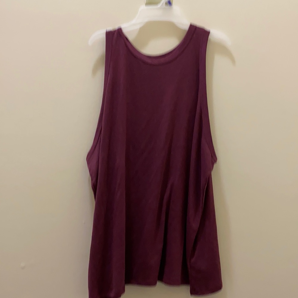 Maroon Scoopneck tank top